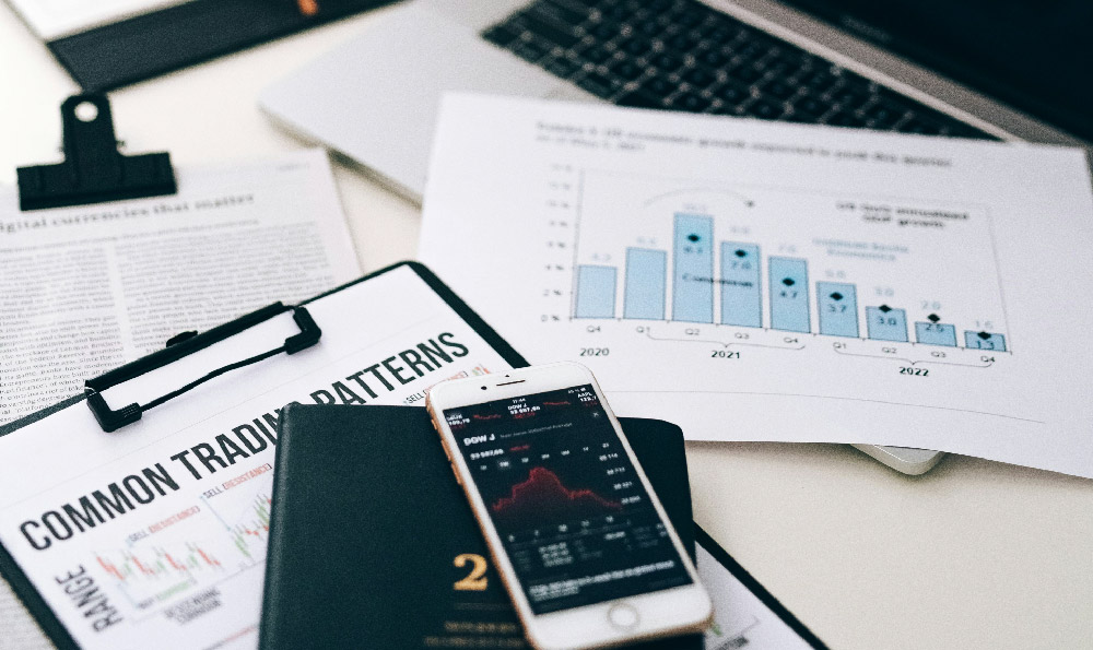 How can mobile apps generate revenue, and what strategies are most effective?