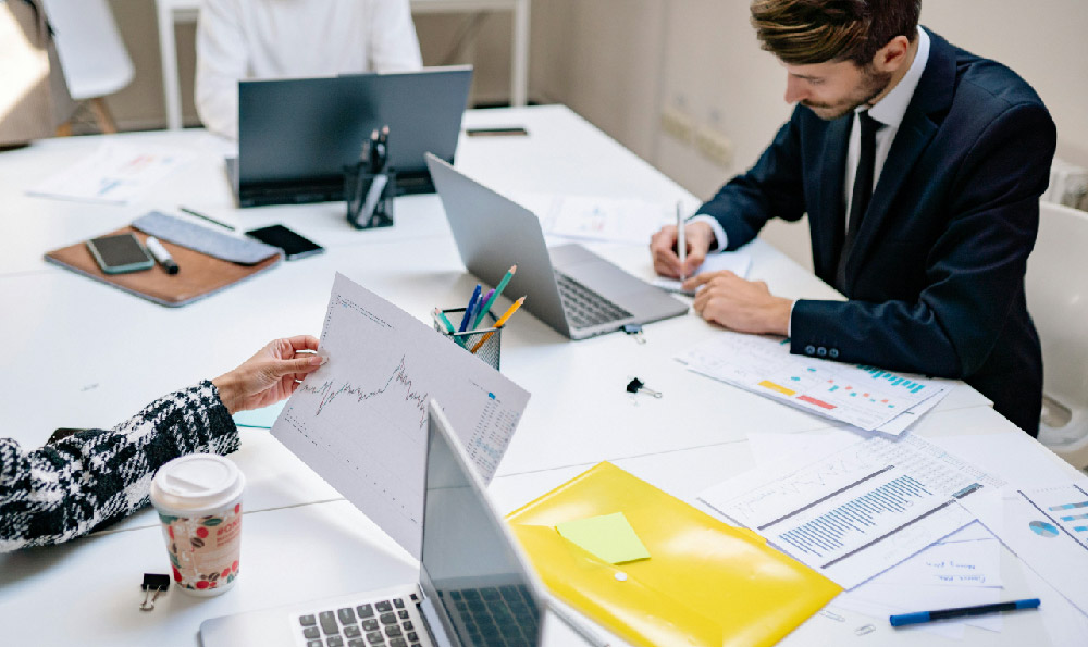 Buying Bitstamp: When to Invest and How Much Should You Spend?