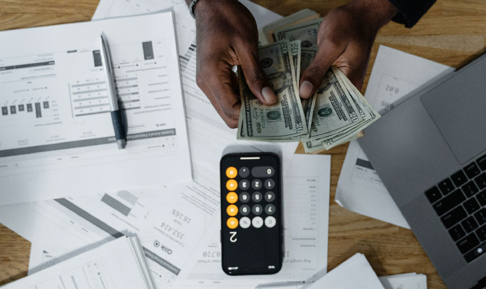How Much Do Influencers Earn: Salary or Scam?
