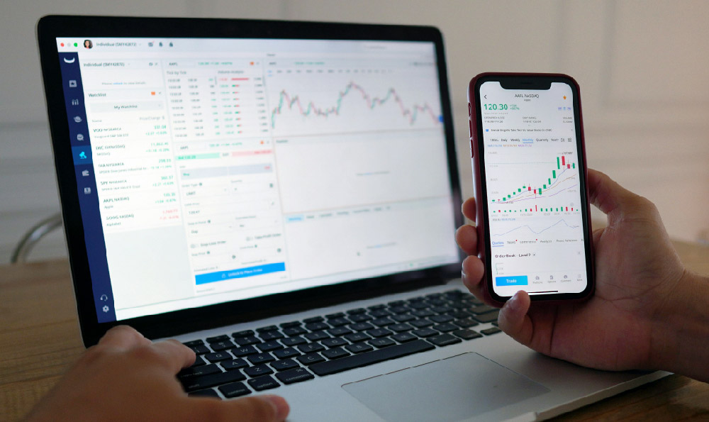 Is SoFi a Good Investment: What Are the Pros and Cons?